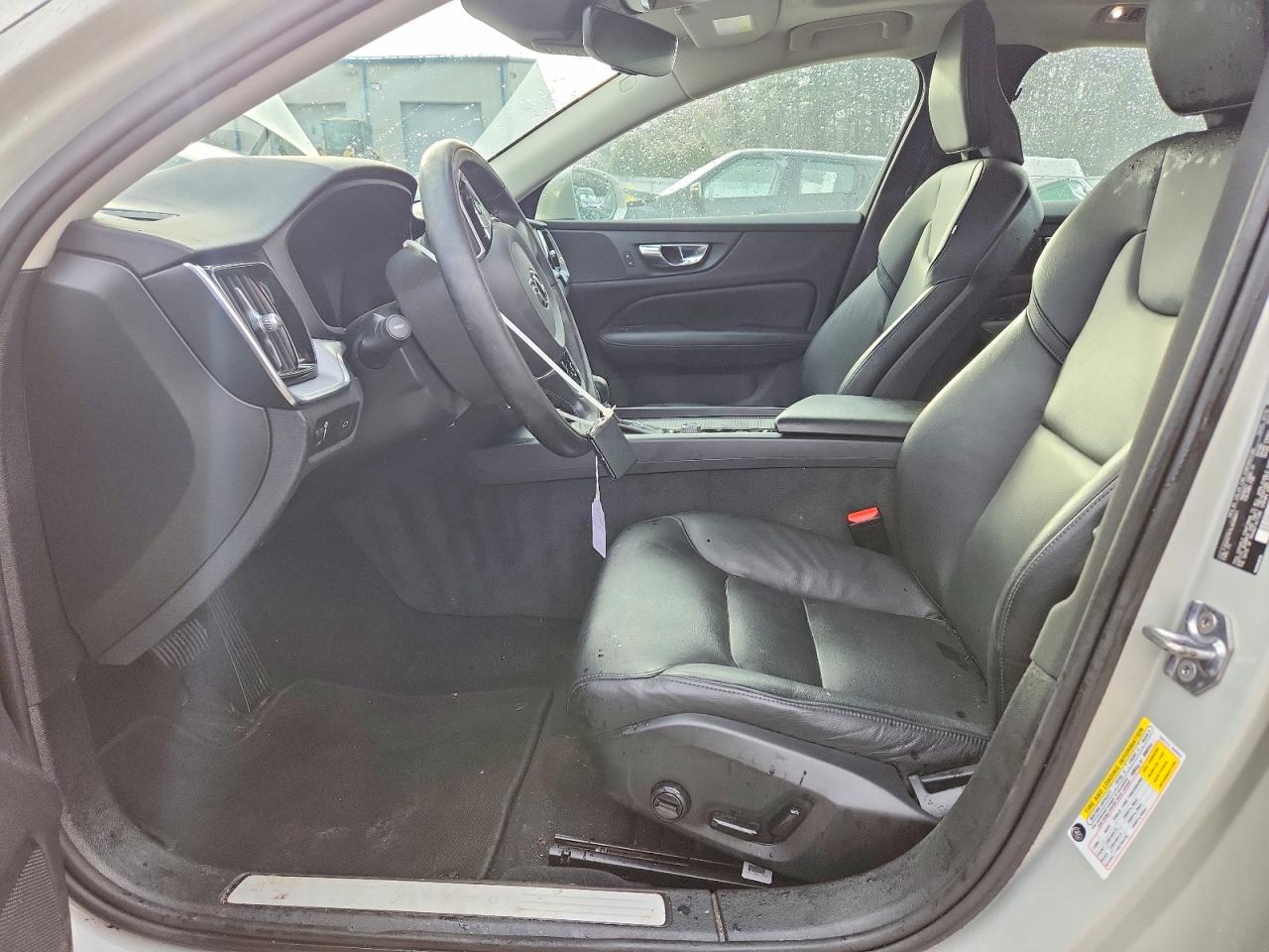 2020 VOLVO S60 T6 MOMENTUM photo 7