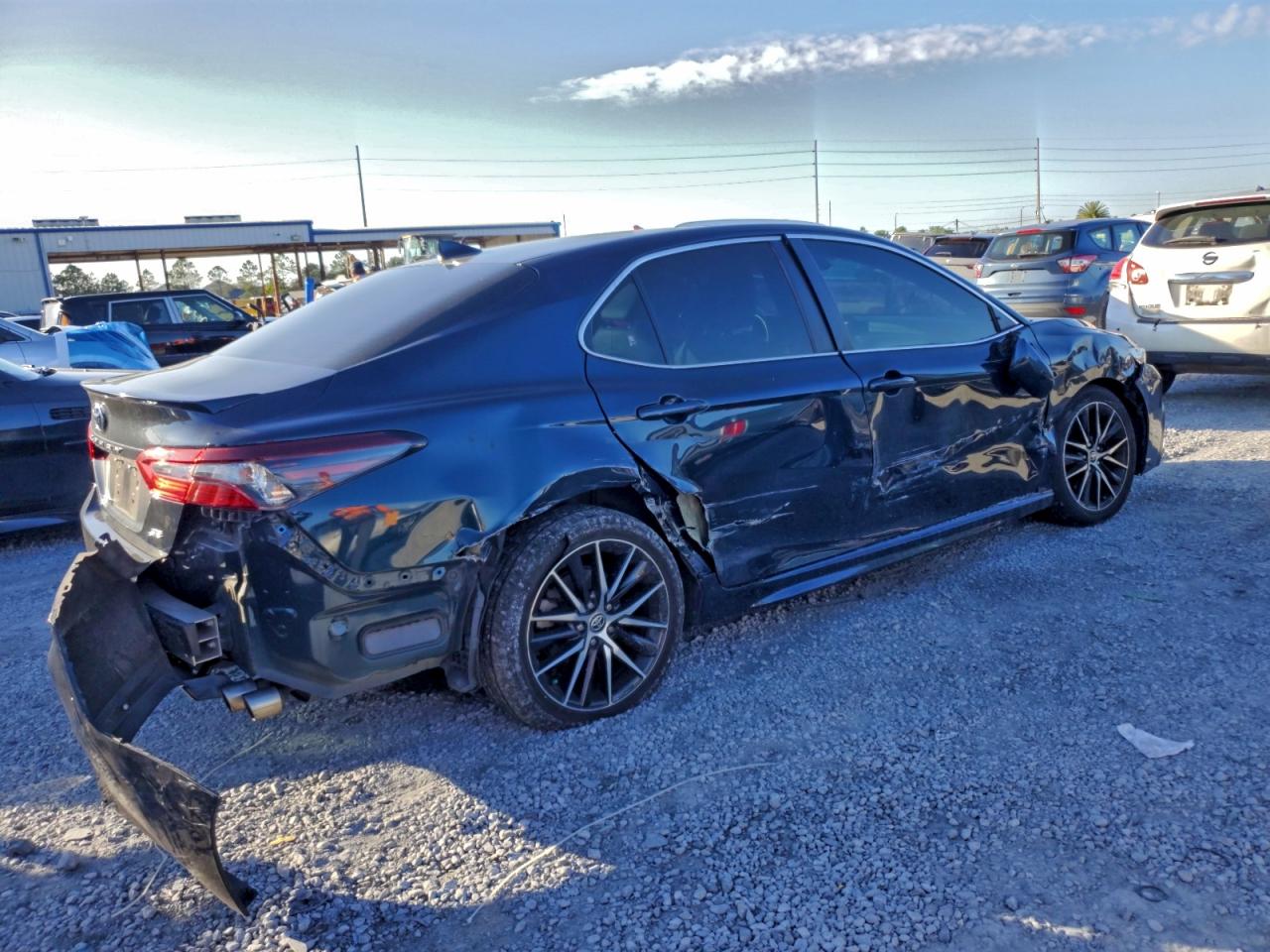 2021 TOYOTA CAMRY SE photo 3