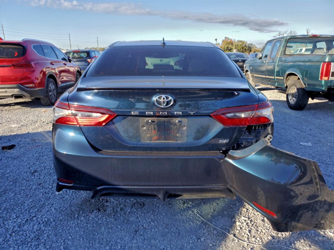 2021 TOYOTA CAMRY SE photo 6