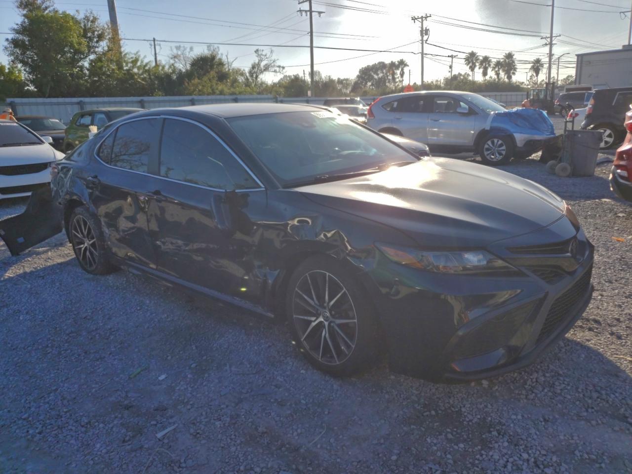2021 TOYOTA CAMRY SE photo 4
