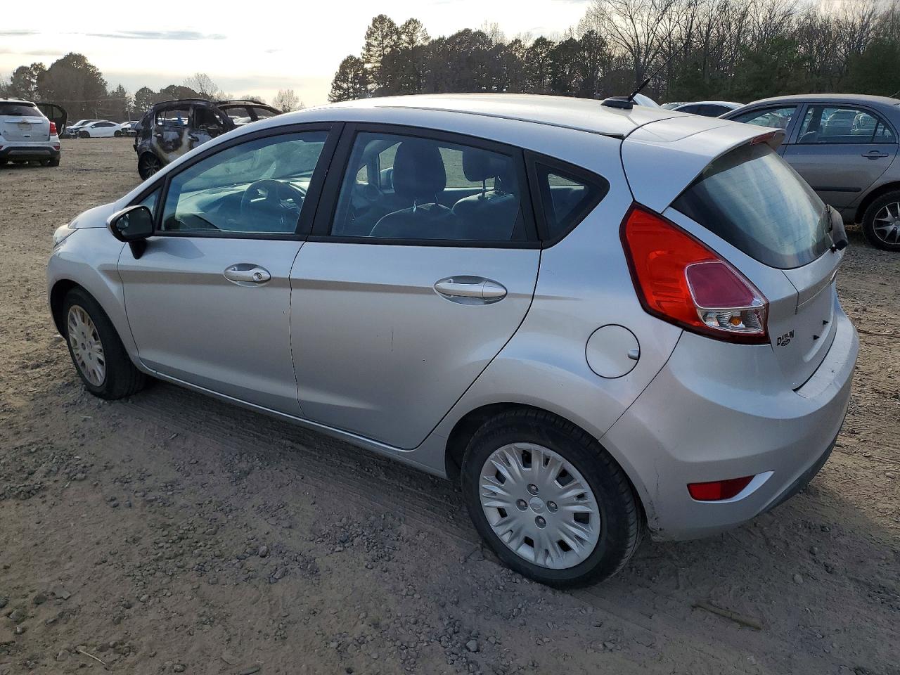 2016 FORD FIESTA S photo 2