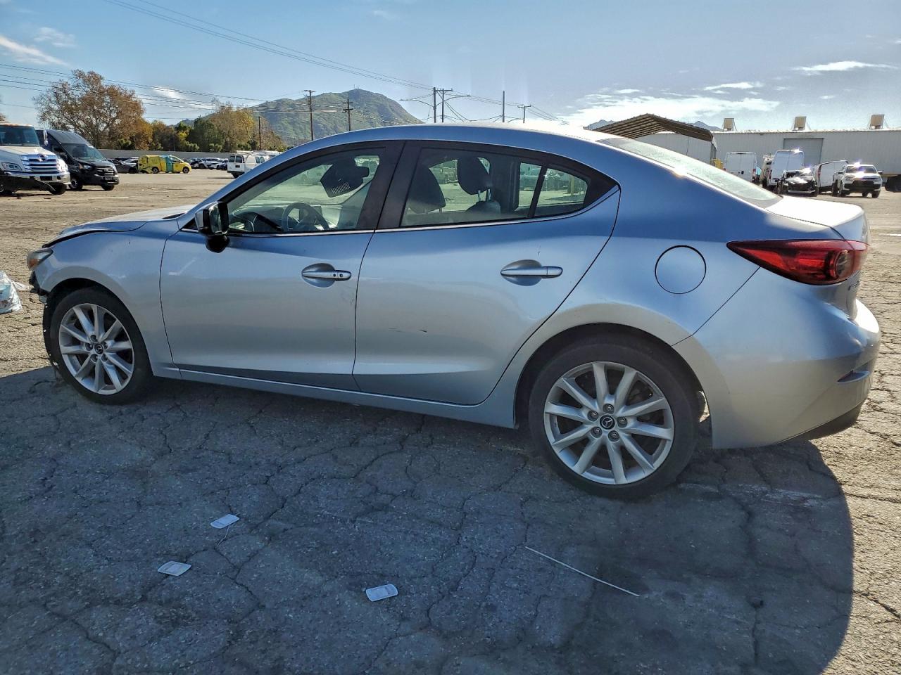 2017 MAZDA 3 TOURING photo 2