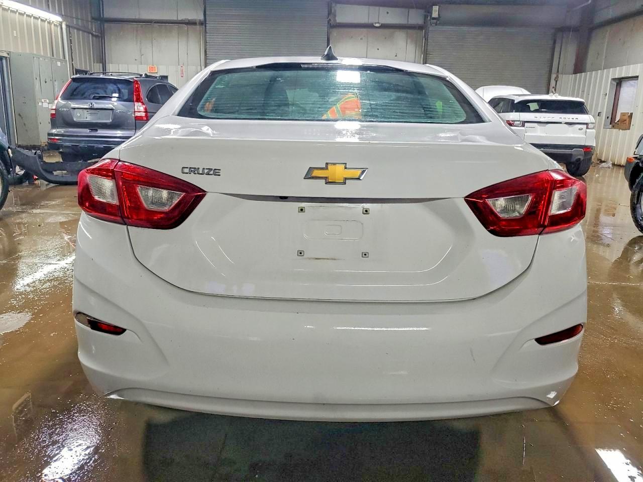 2017 CHEVROLET CRUZE LS photo 6