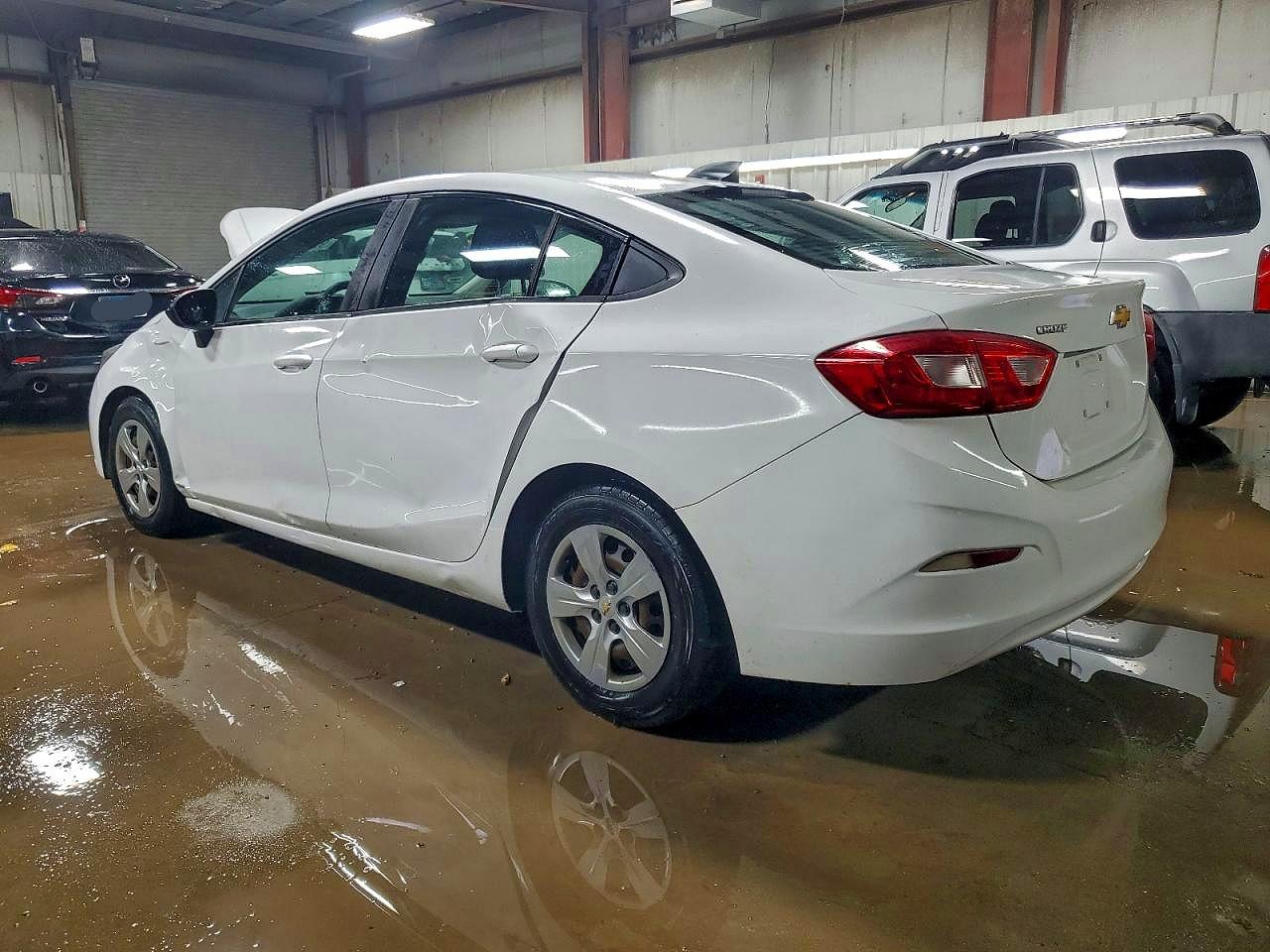 2017 CHEVROLET CRUZE LS photo 2