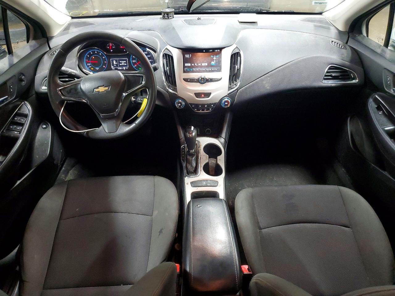 2017 CHEVROLET CRUZE LS photo 8