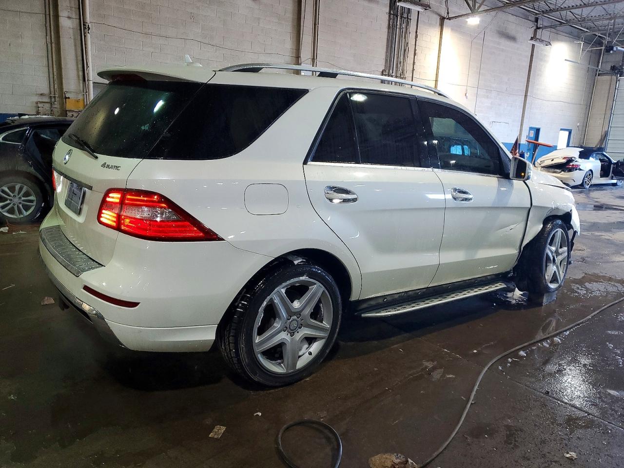 2015 MERCEDES-BENZ ML 400 4MATIC photo 3