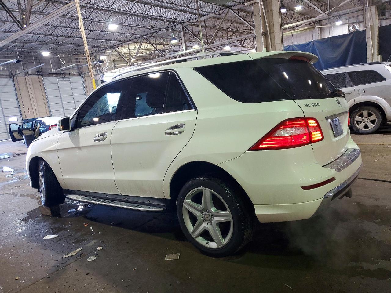 2015 MERCEDES-BENZ ML 400 4MATIC photo 2