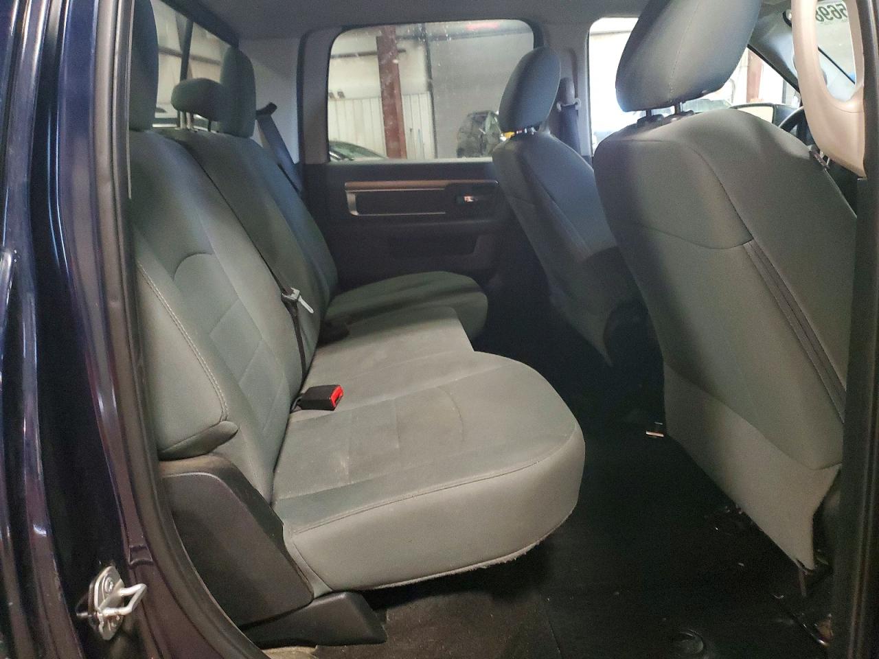 2018 RAM 1500 SLT photo 10