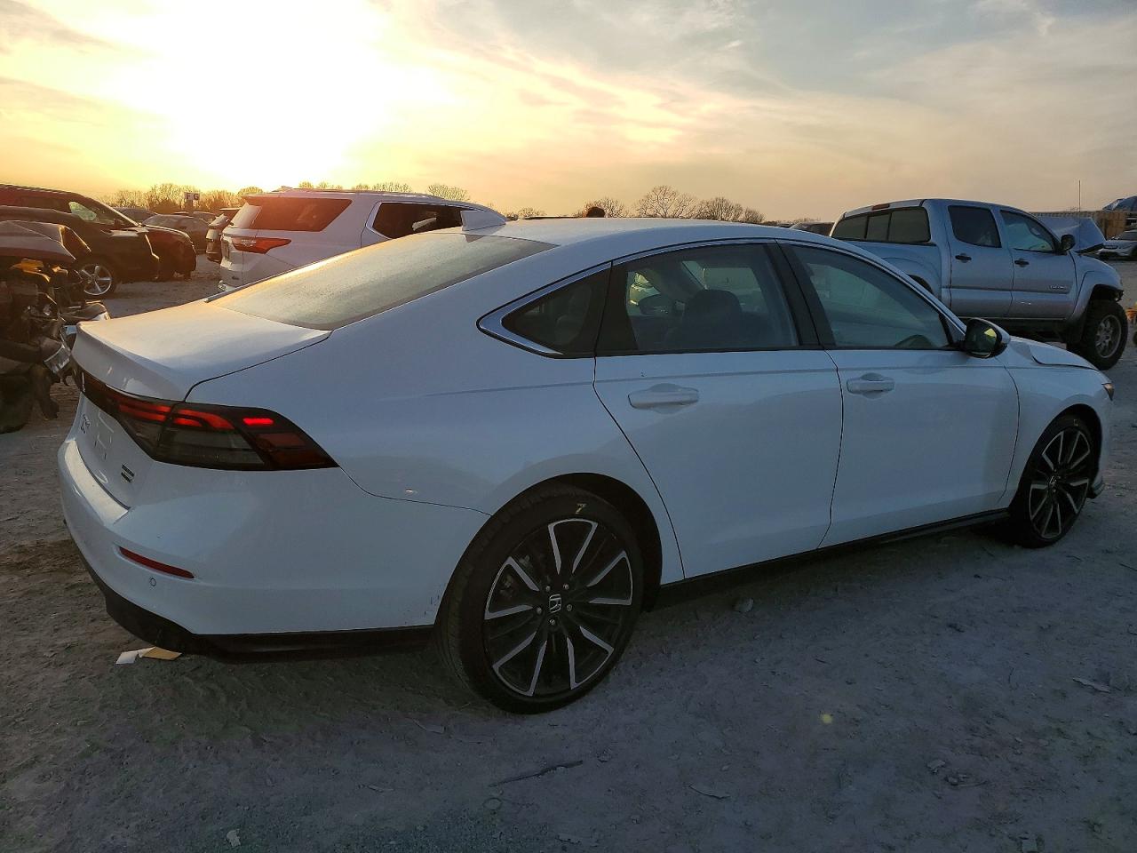 2025 HONDA ACCORD TOURING HYBRID photo 3