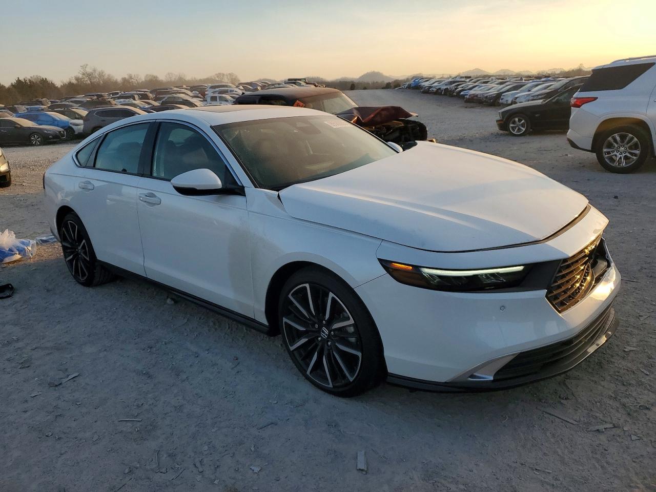 2025 HONDA ACCORD TOURING HYBRID photo 4