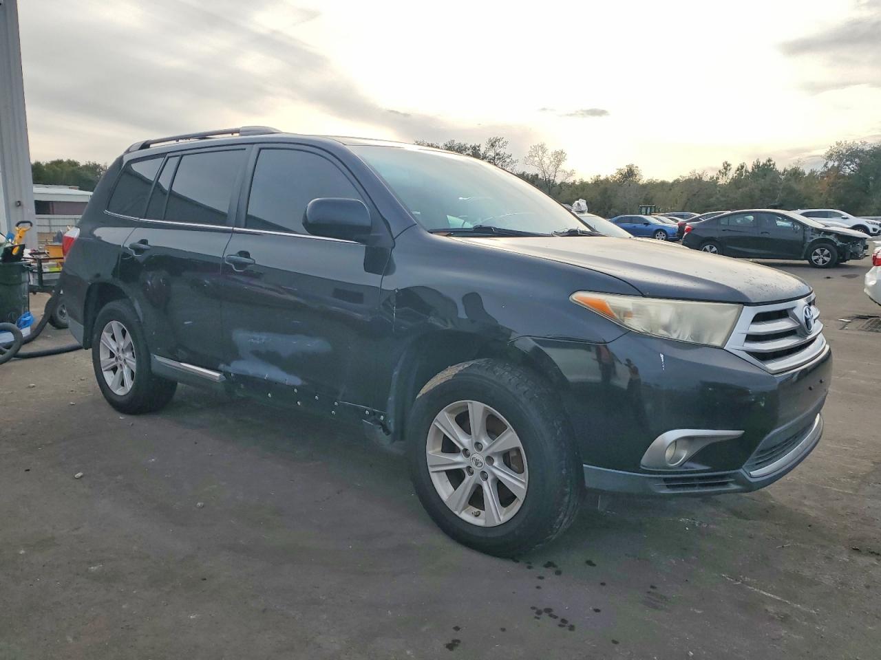 2012 TOYOTA HIGHLANDER BASE photo 4