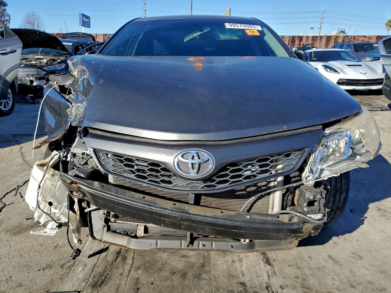 2013 TOYOTA CAMRY L photo 5