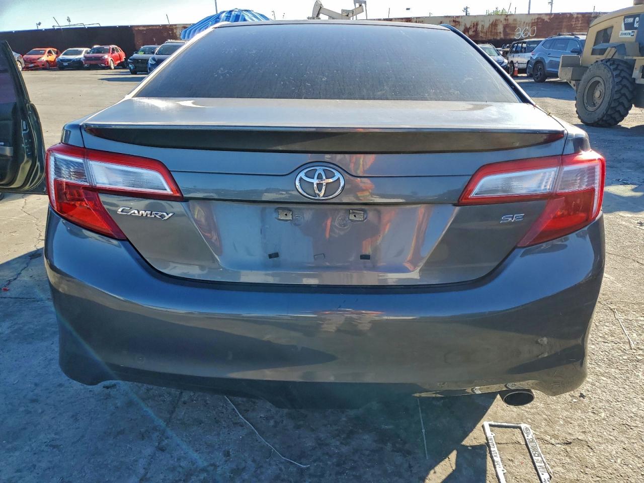2013 TOYOTA CAMRY L photo 6