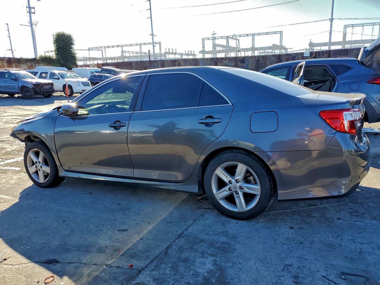 2013 TOYOTA CAMRY L photo 2
