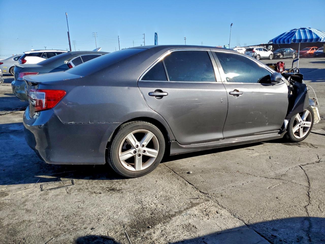 2013 TOYOTA CAMRY L photo 3