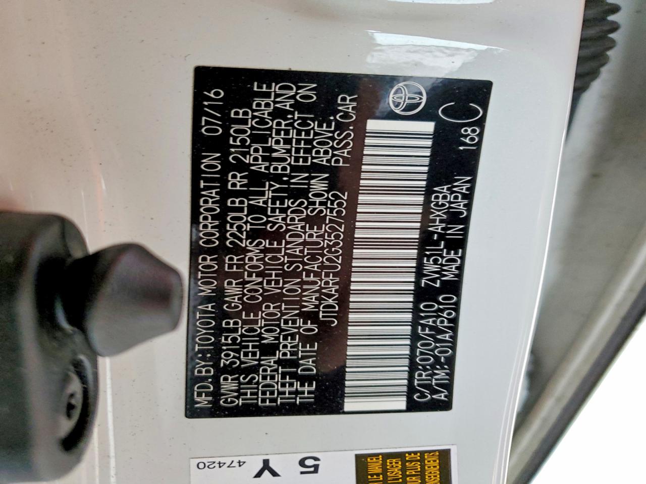 2016 TOYOTA PRIUS photo 23