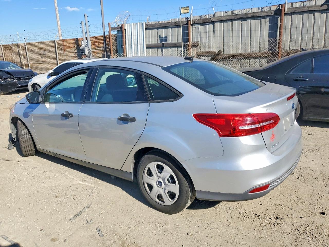 2018 FORD FOCUS S photo 2