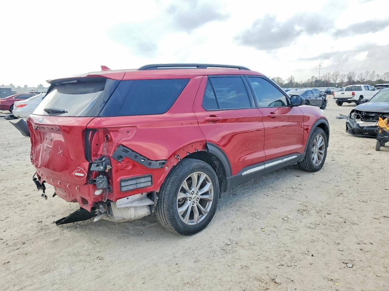 2020 FORD EXPLORER XLT photo 3