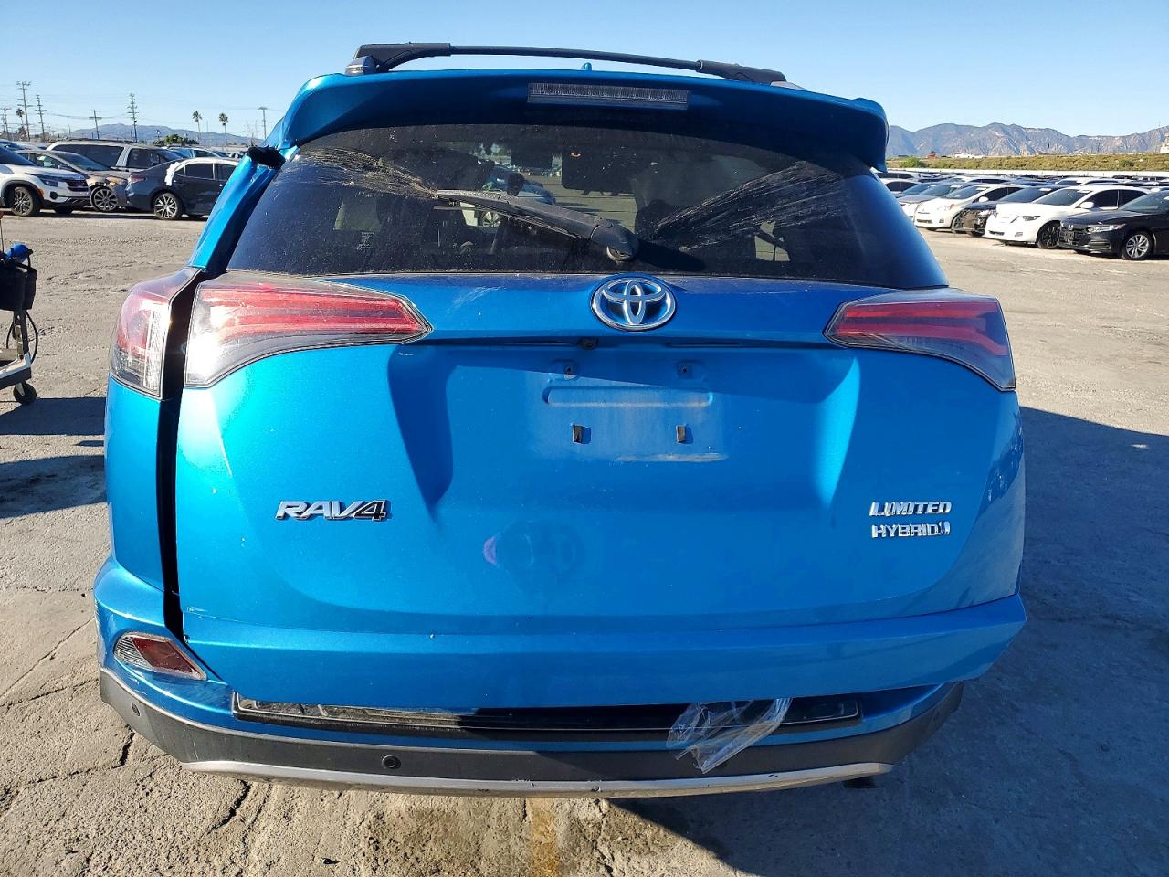 2017 TOYOTA RAV4 HV LIMITED photo 6