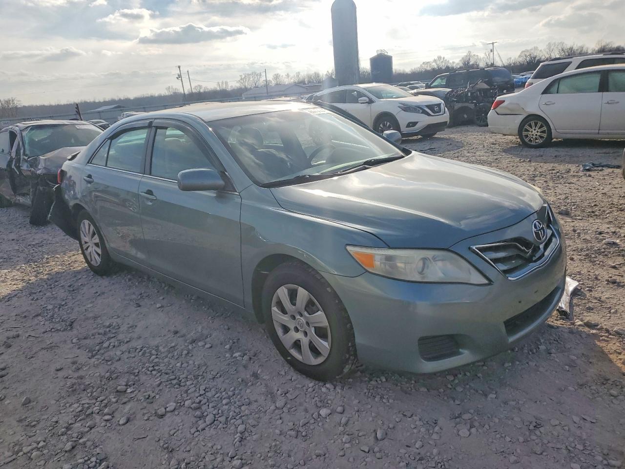 2010 TOYOTA CAMRY BASE photo 4