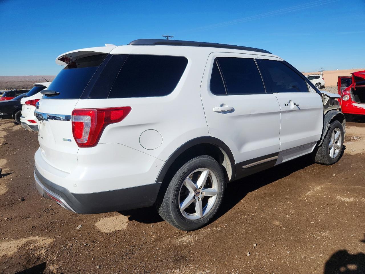 2016 FORD EXPLORER XLT photo 3
