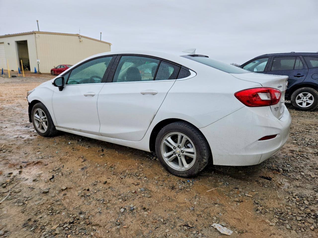 2017 CHEVROLET CRUZE LT photo 2