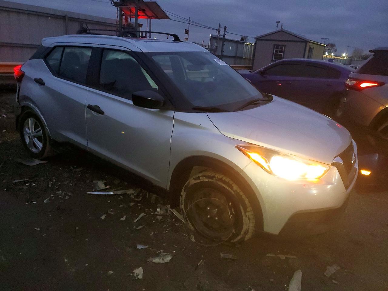 2019 NISSAN KICKS S photo 4