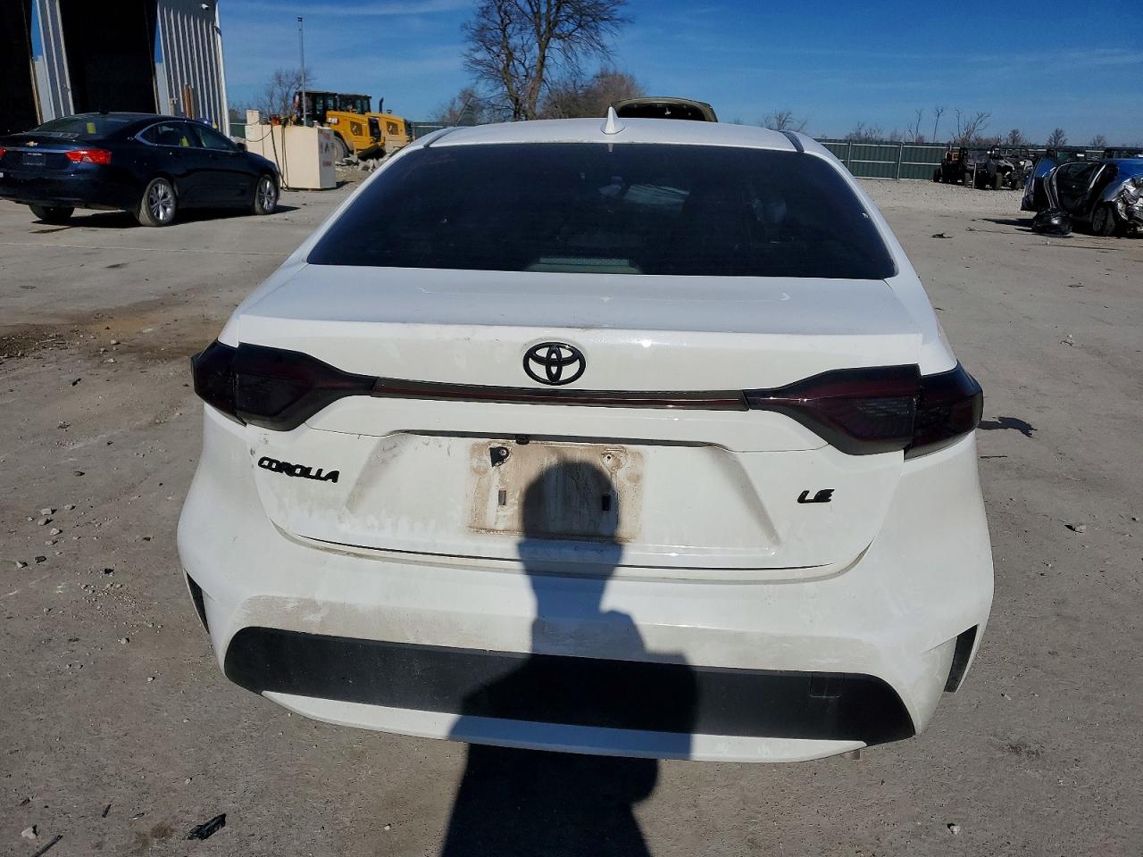 2022 TOYOTA COROLLA LE photo 6