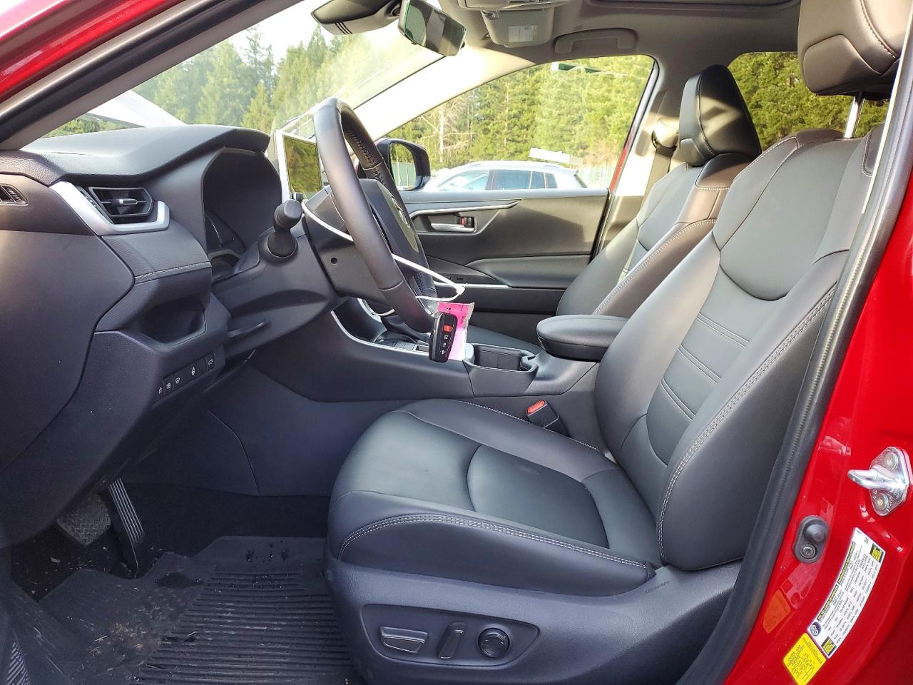 2025 TOYOTA RAV4 XLE PREMIUM photo 7