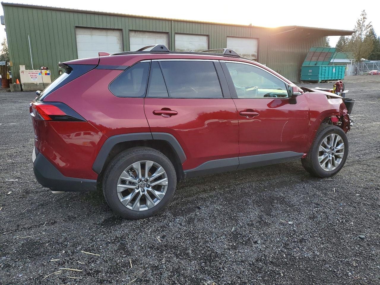 2025 TOYOTA RAV4 XLE PREMIUM photo 3