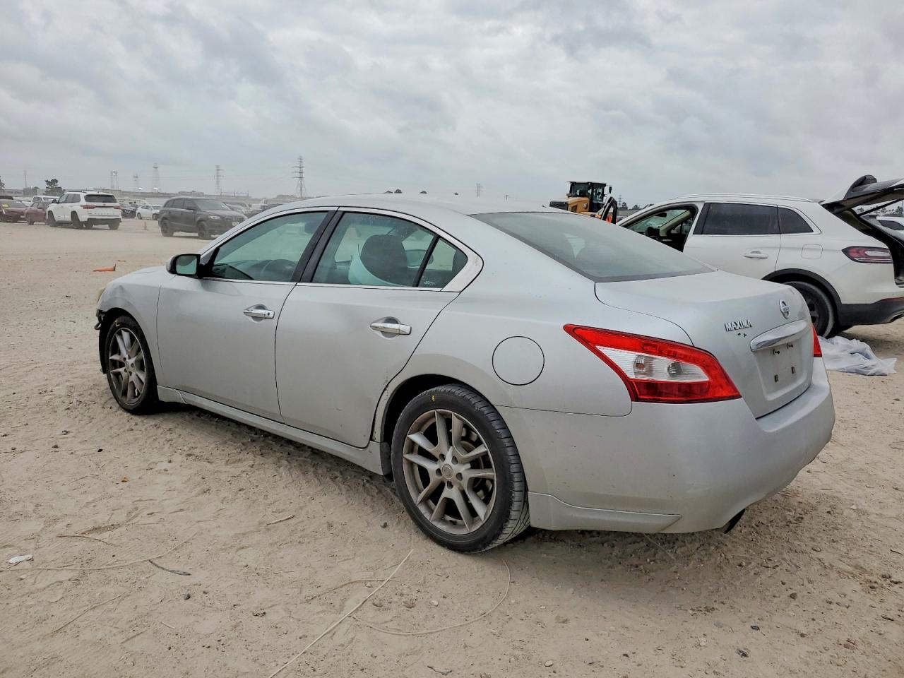 2009 NISSAN MAXIMA S photo 2