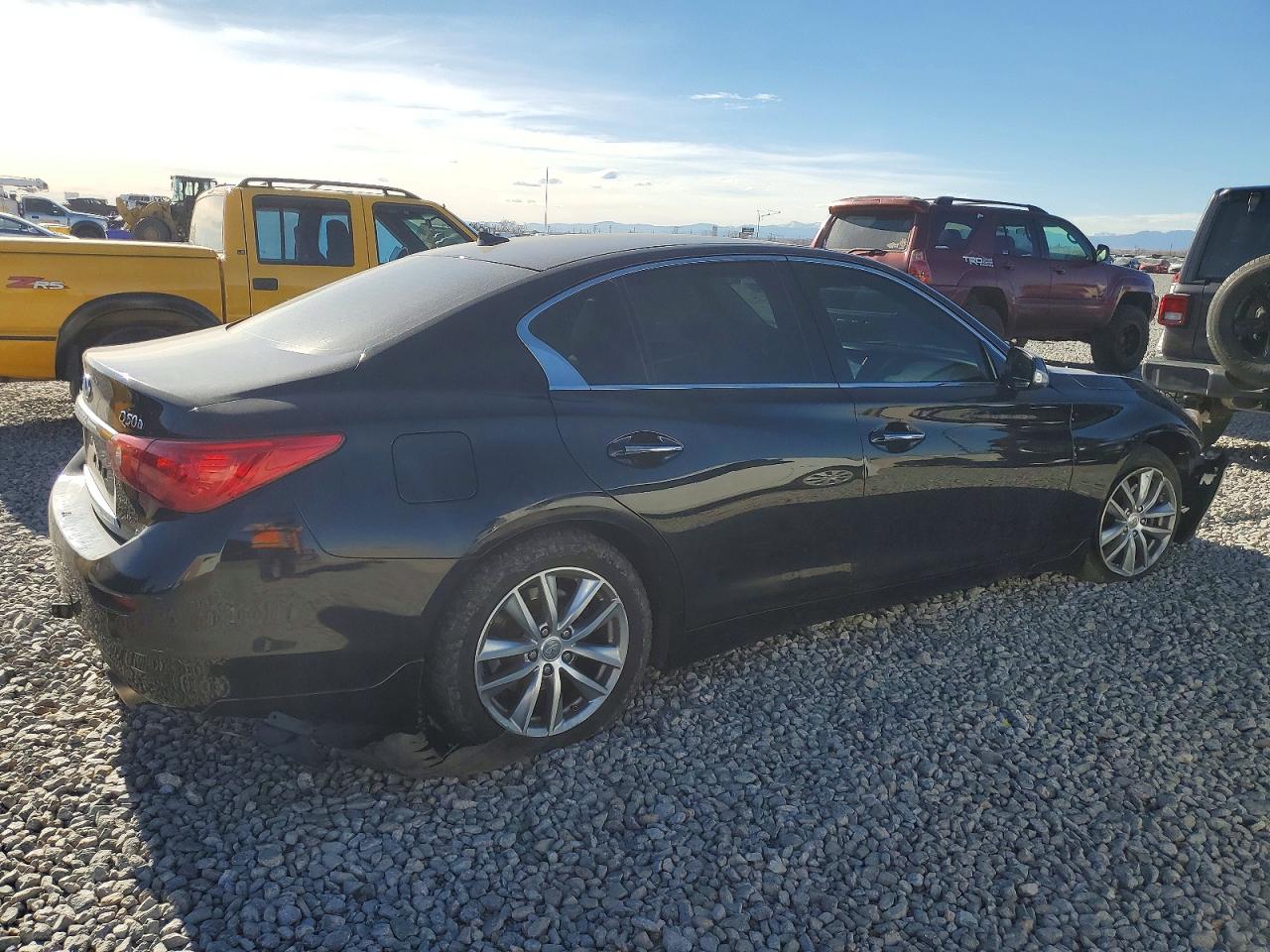 2015 INFINITI Q50 BASE photo 3