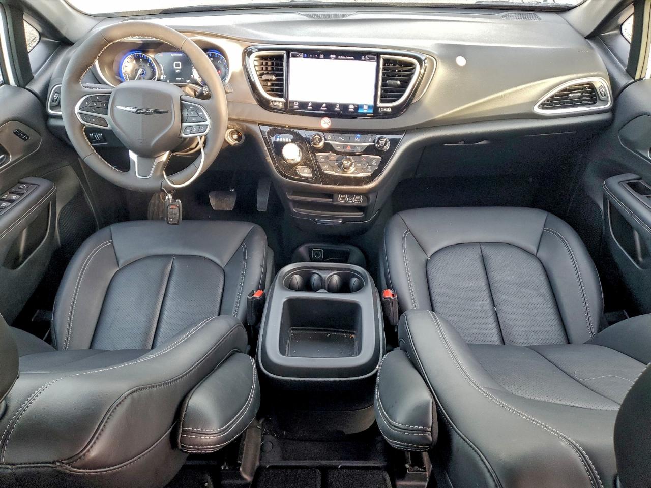 2025 CHRYSLER PACIFICA SELECT photo 8