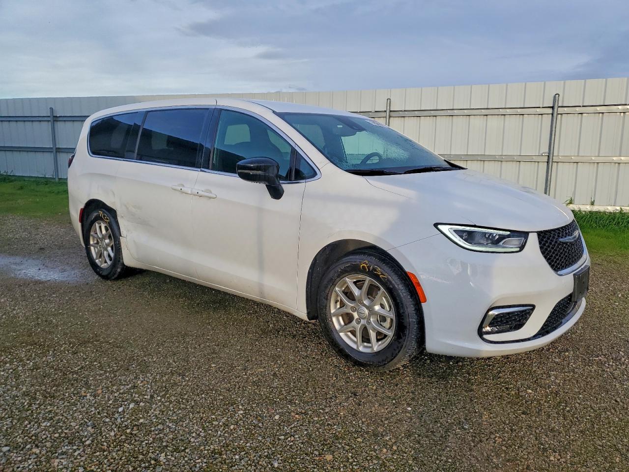 2025 CHRYSLER PACIFICA SELECT photo 4