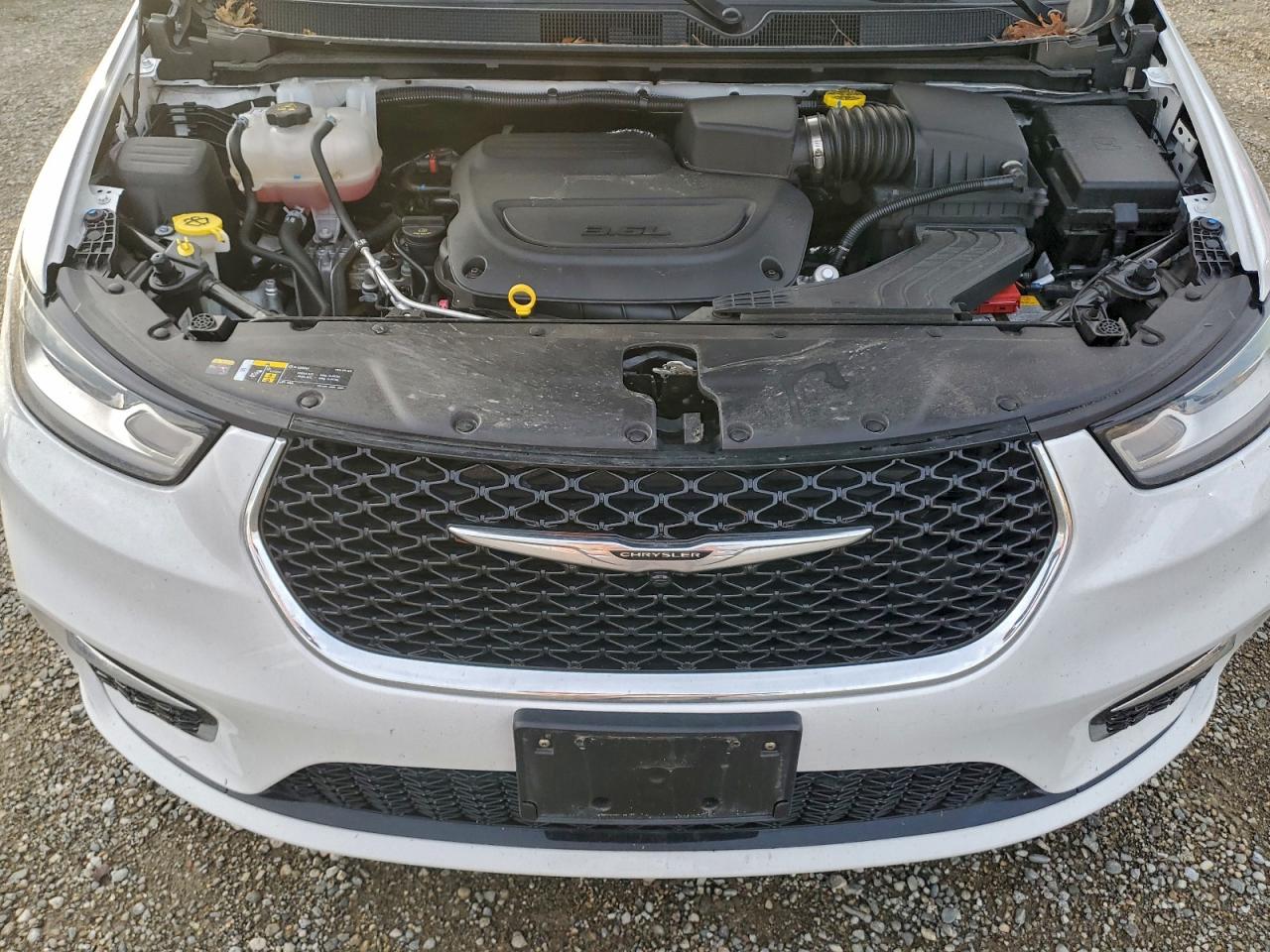 2025 CHRYSLER PACIFICA SELECT photo 12