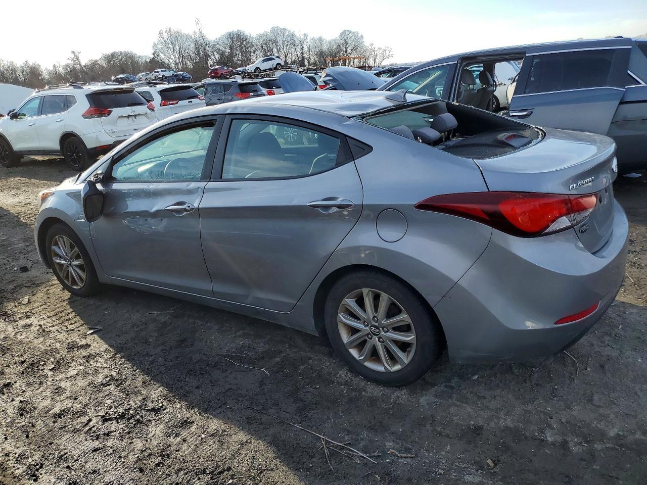 2014 HYUNDAI ELANTRA SE photo 2