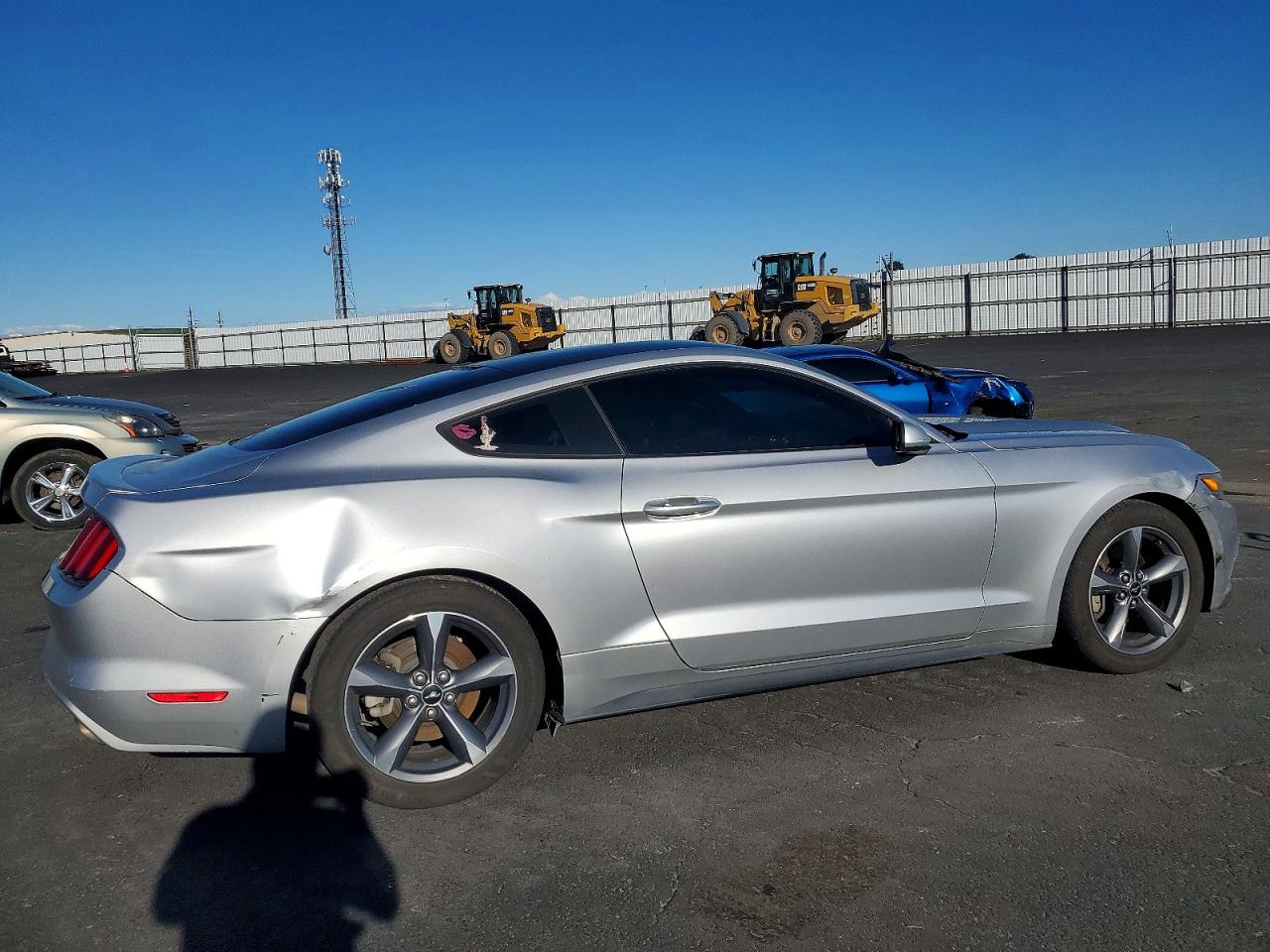 2016 FORD MUSTANG photo 5