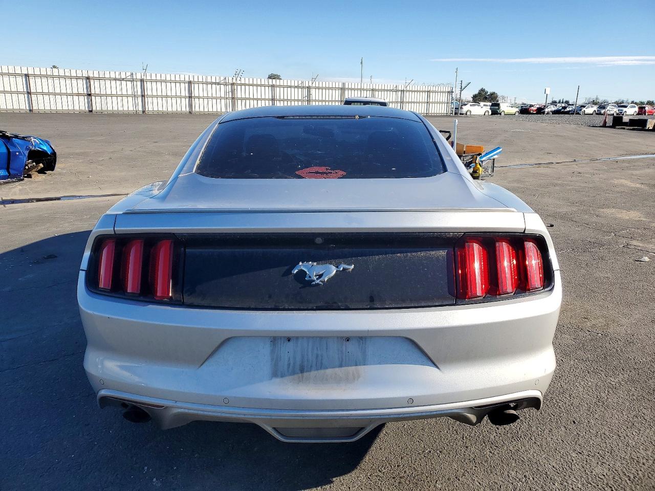 2016 FORD MUSTANG photo 11