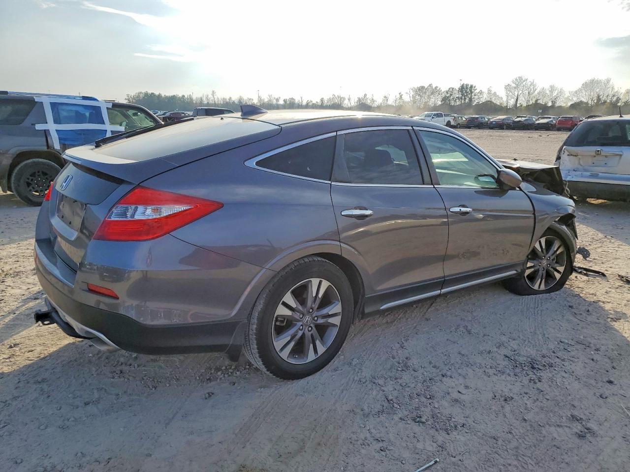 2015 HONDA CROSSTOUR EXL photo 3
