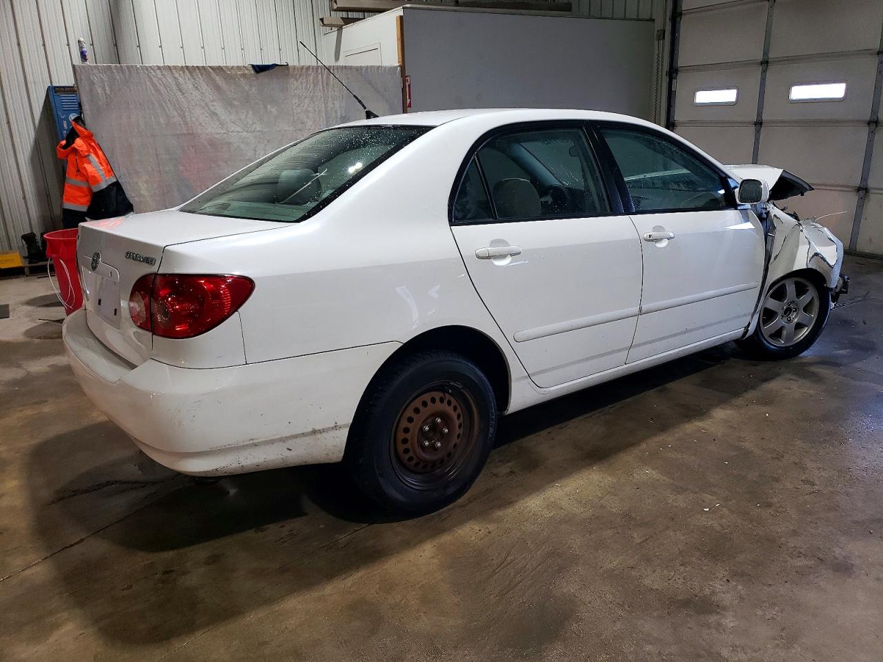 2005 TOYOTA COROLLA CE photo 3