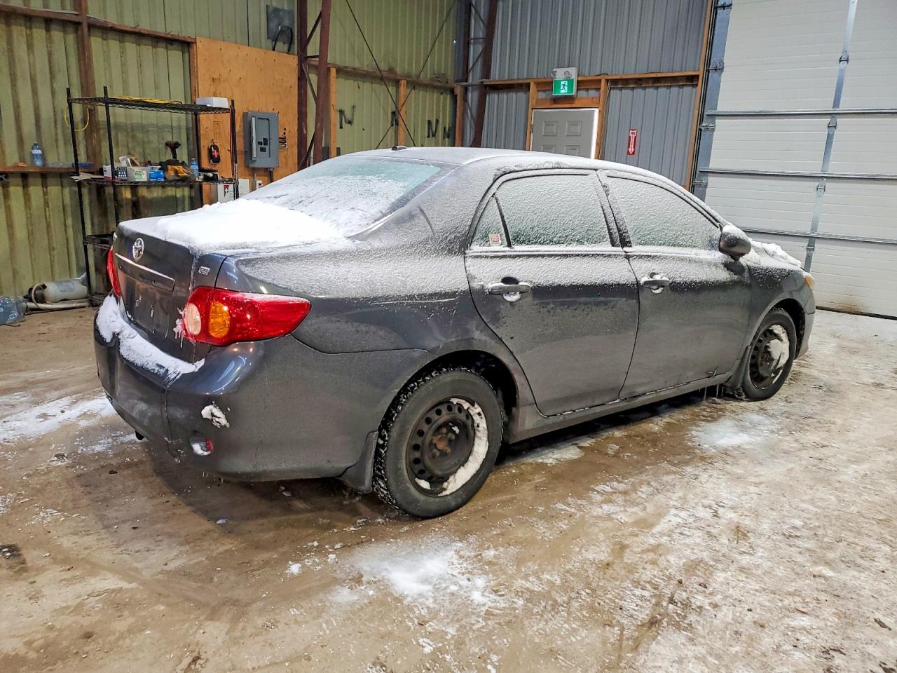 2010 TOYOTA COROLLA BASE photo 3