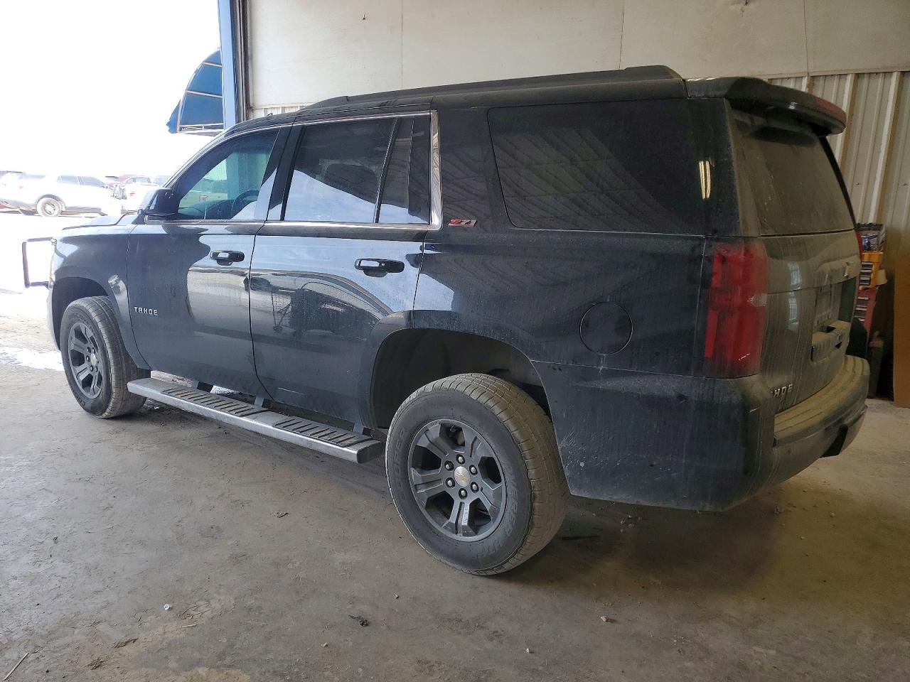 2015 CHEVROLET TAHOE K1500 LT photo 2
