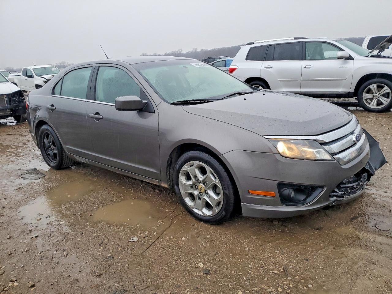 2011 FORD FUSION SE photo 4