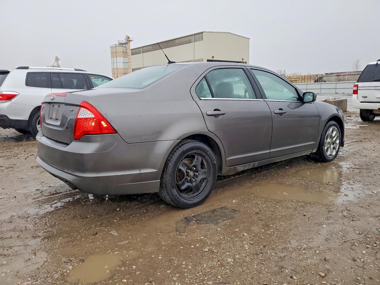 2011 FORD FUSION SE photo 3