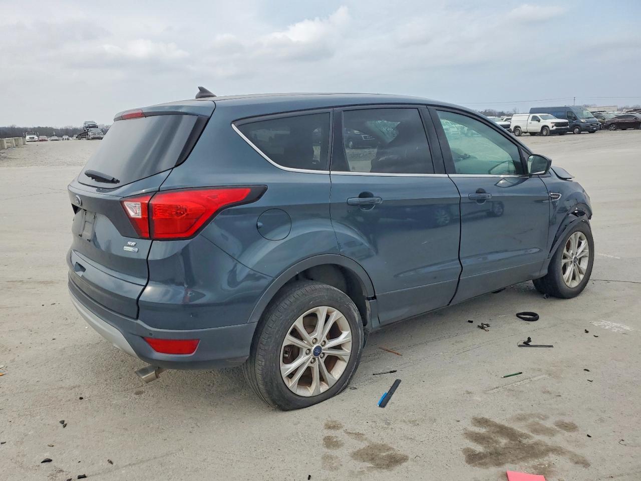 2019 FORD ESCAPE SE photo 3