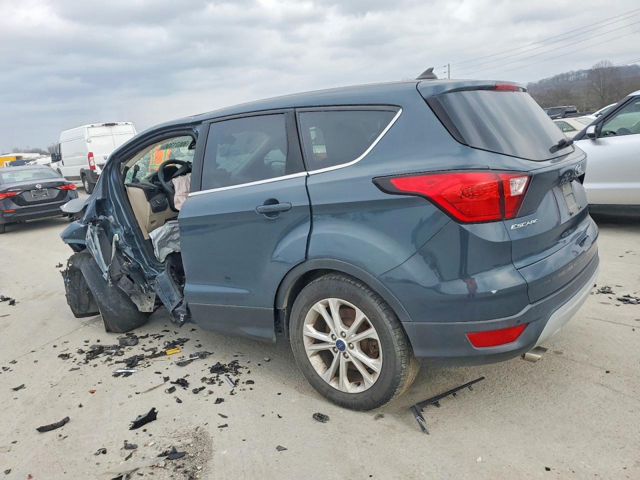 2019 FORD ESCAPE SE photo 2