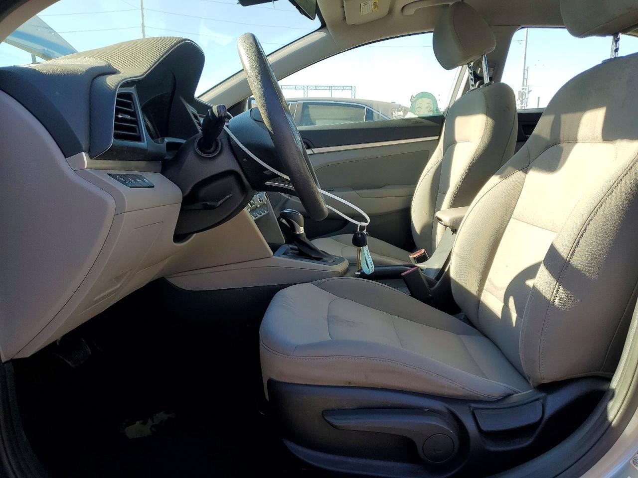 2020 HYUNDAI ELANTRA SEL photo 7