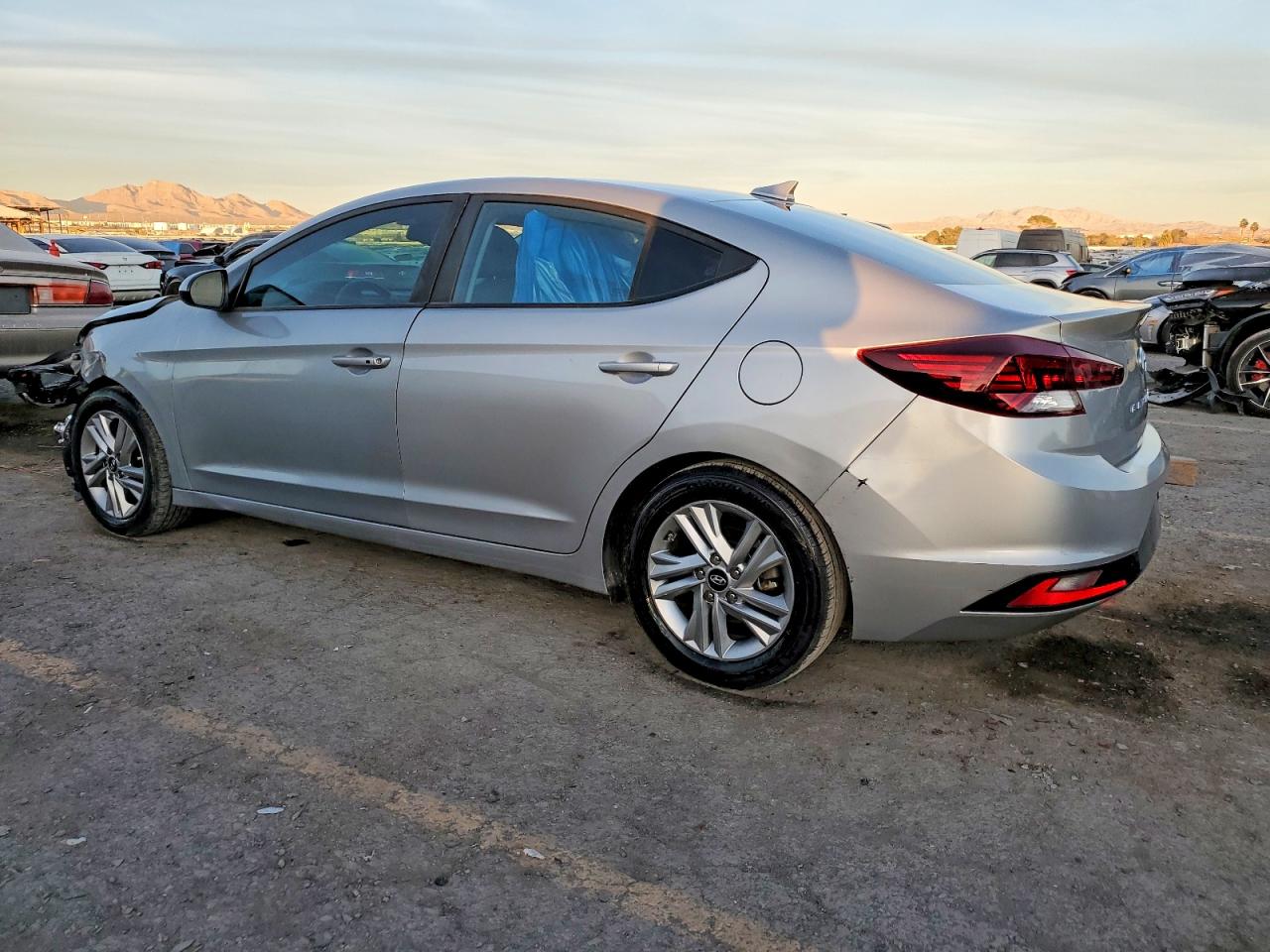 2020 HYUNDAI ELANTRA SEL photo 2