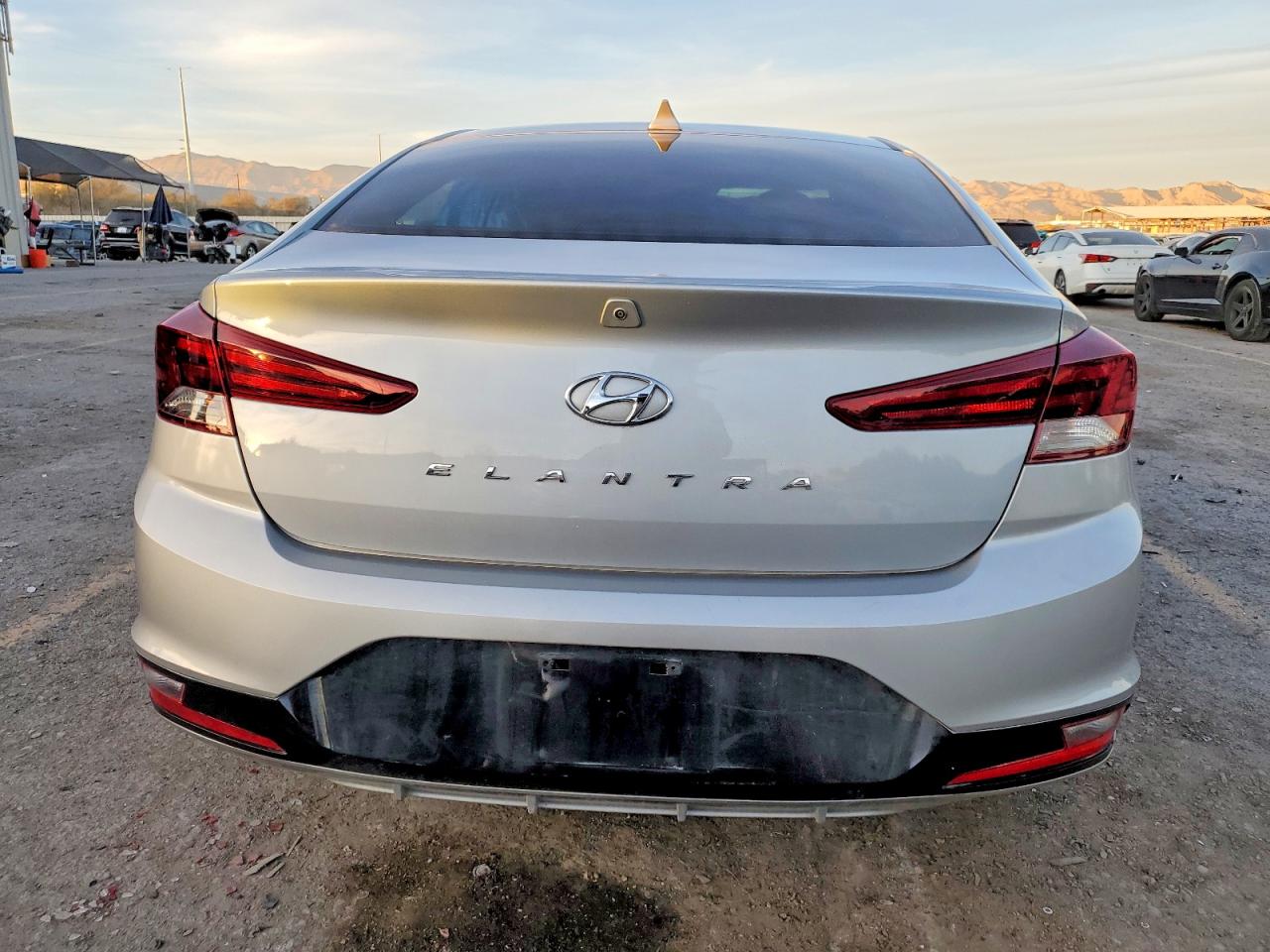 2020 HYUNDAI ELANTRA SEL photo 6