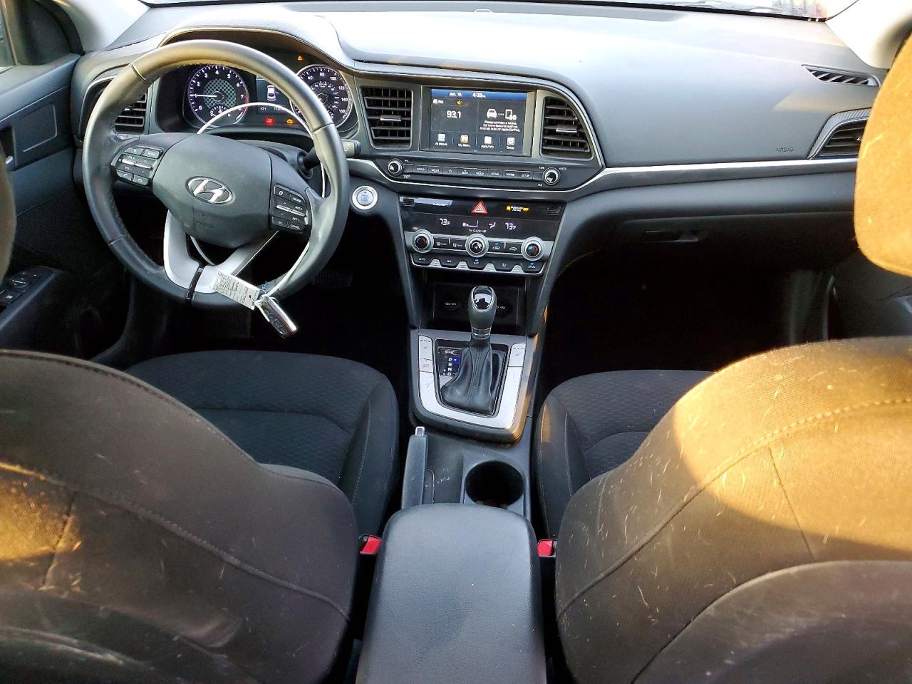 2020 HYUNDAI ELANTRA SEL photo 8